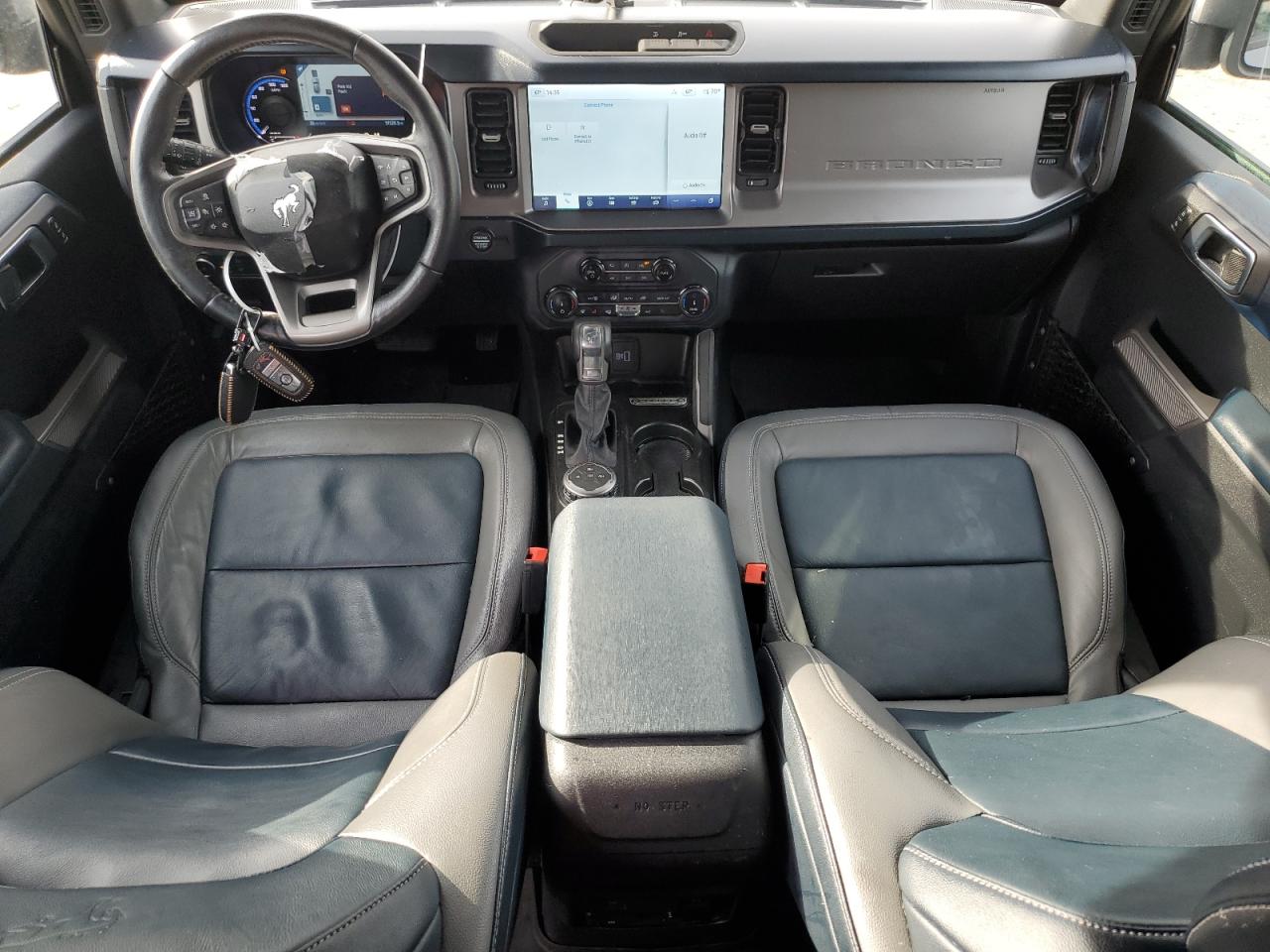 2022 Ford Bronco - Image 8