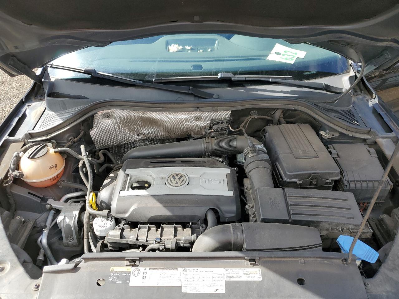 2015 Volkswagen Tiguan - Image 12