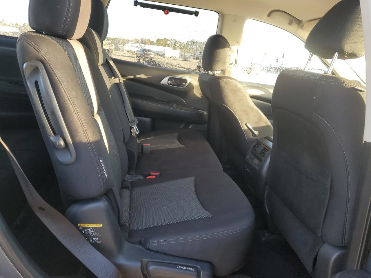 2020 Nissan Pathfinder - Image 11