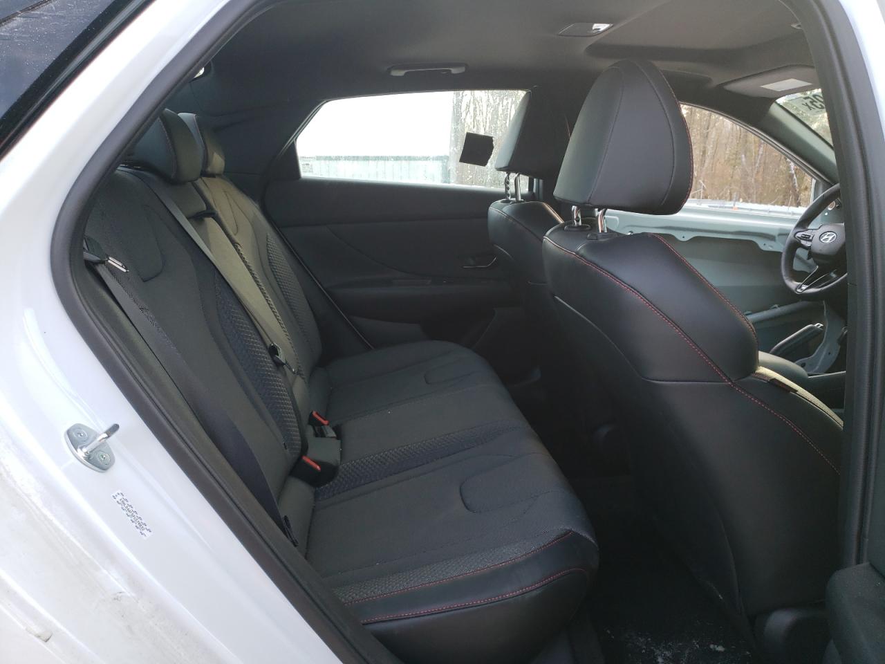 2023 Hyundai Elantra - Image 10