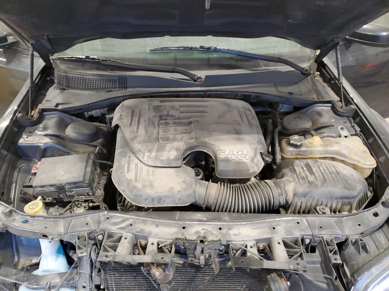 2019 Chrysler 300 - Image 11