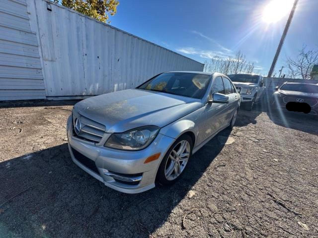 VIN WDDGF4HB3DA773898 2013 MERCEDES-BENZ C-CLASS no.2