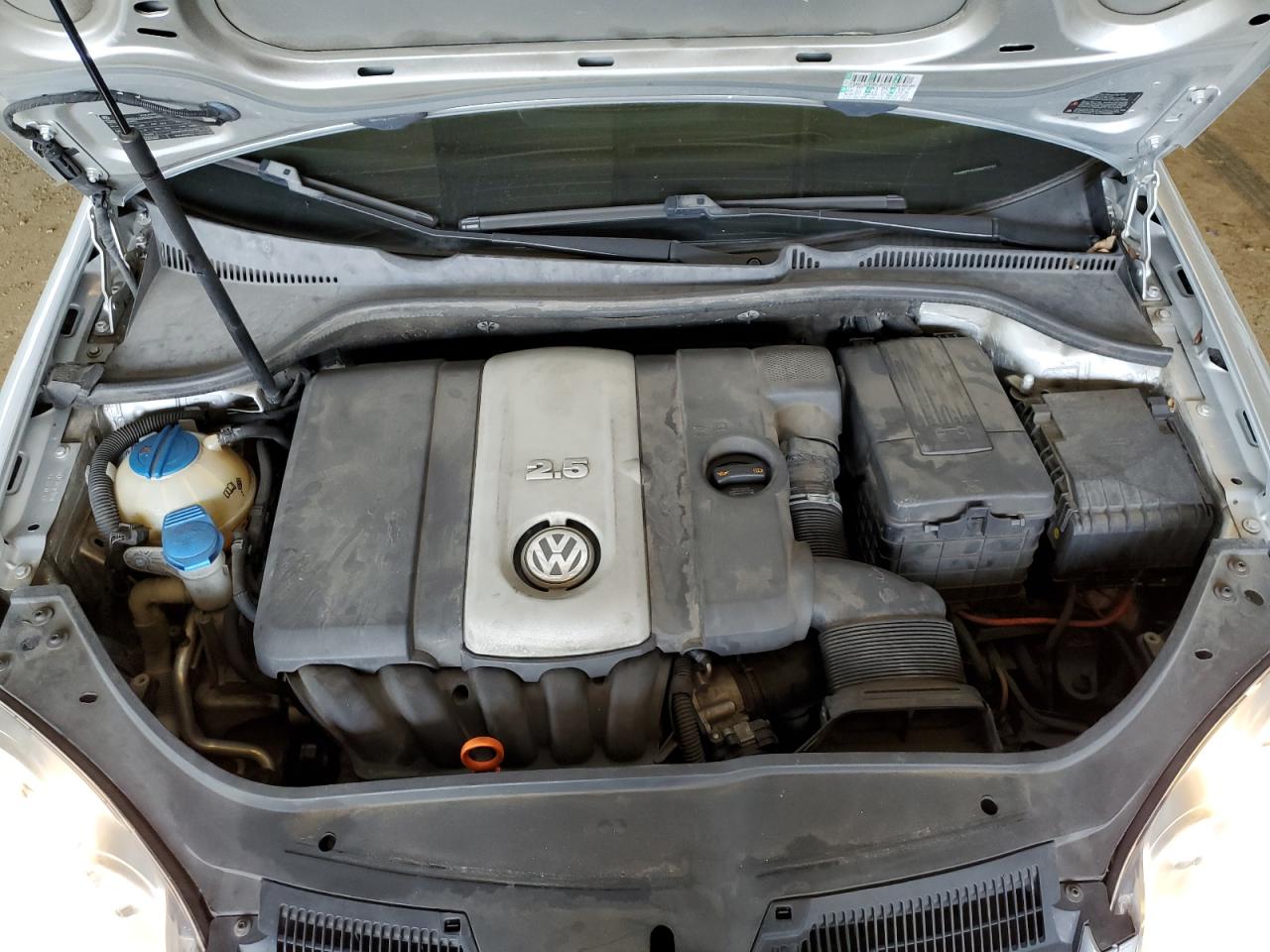 2009 Volkswagen Jetta - Image 11