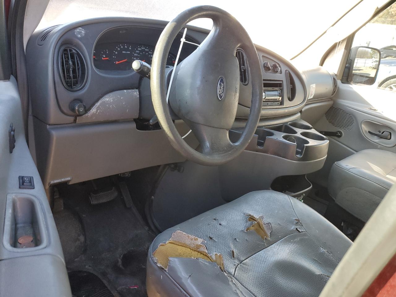 2006 Ford Econoline - Image 8
