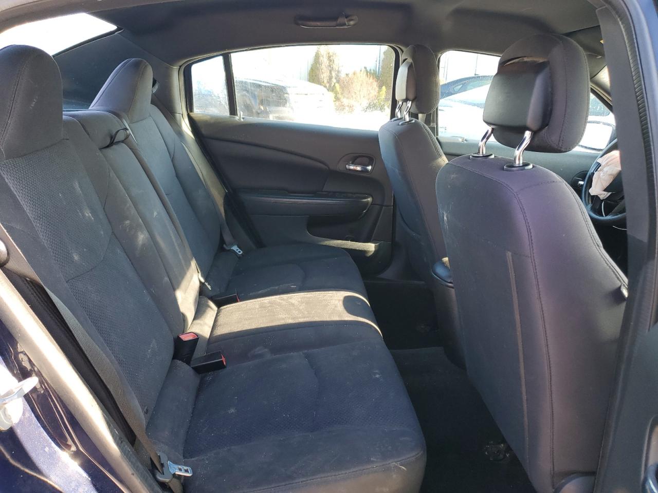 2014 Chrysler 200 - Image 10