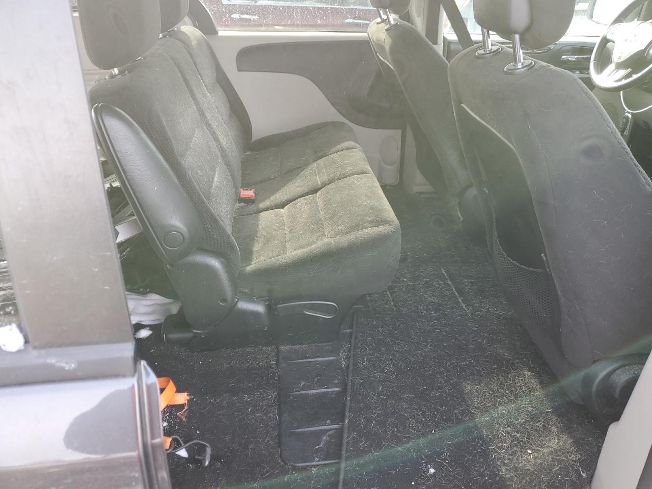 2017 Dodge Caravan - Image 11