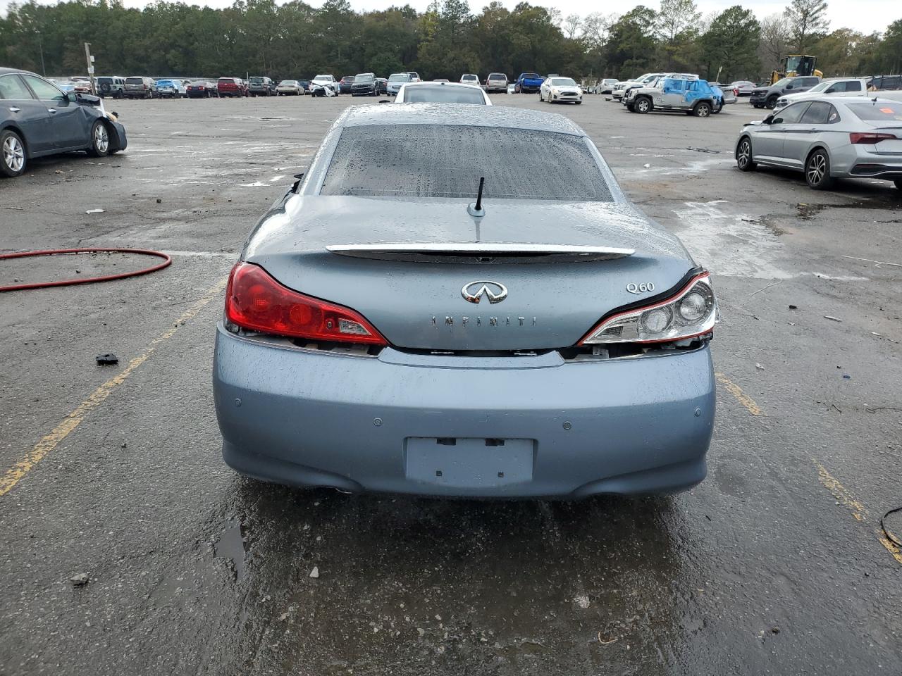 2015 Infiniti Q60 - Image 6