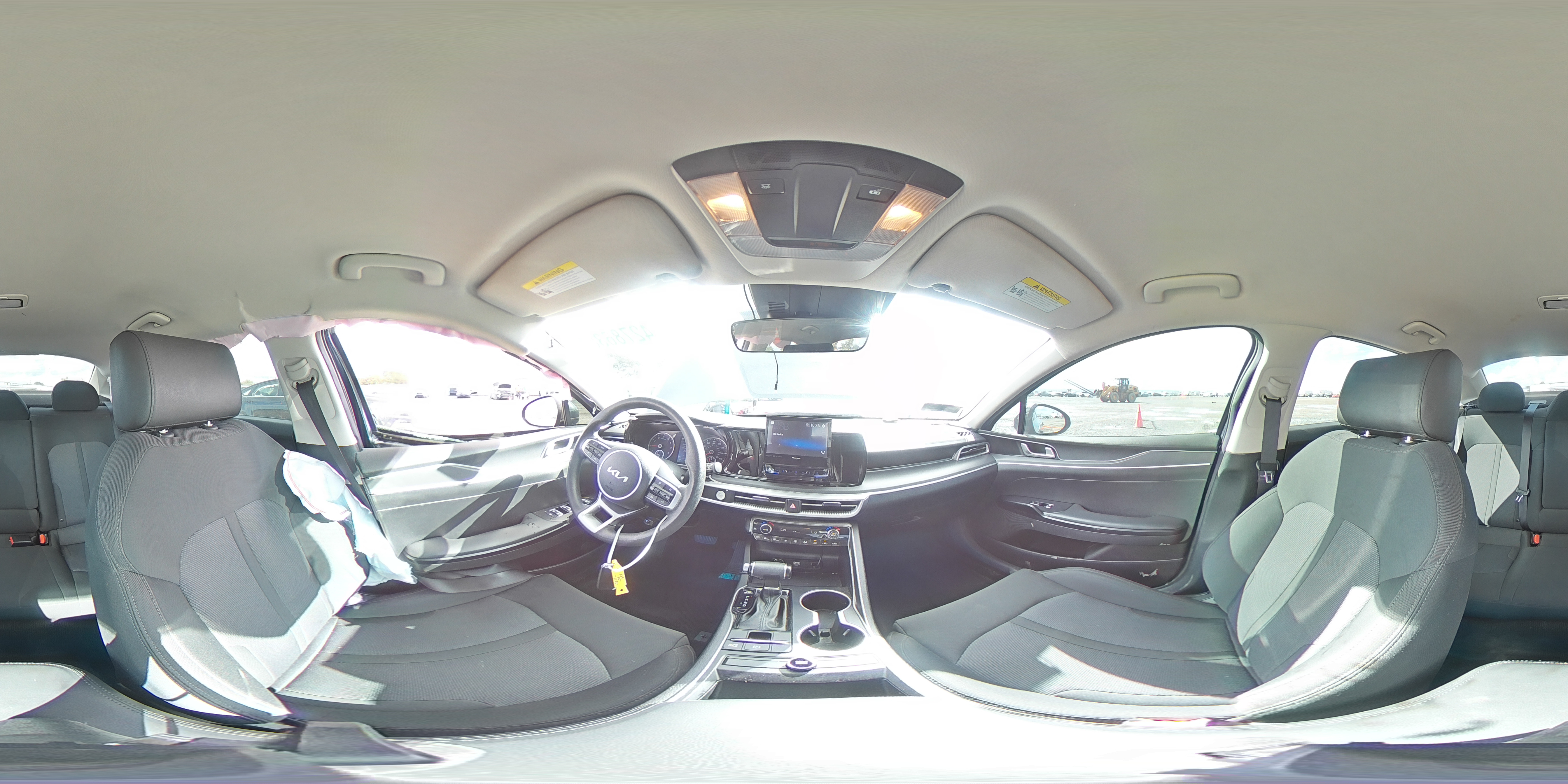 2022 Kia K5 - Image 12