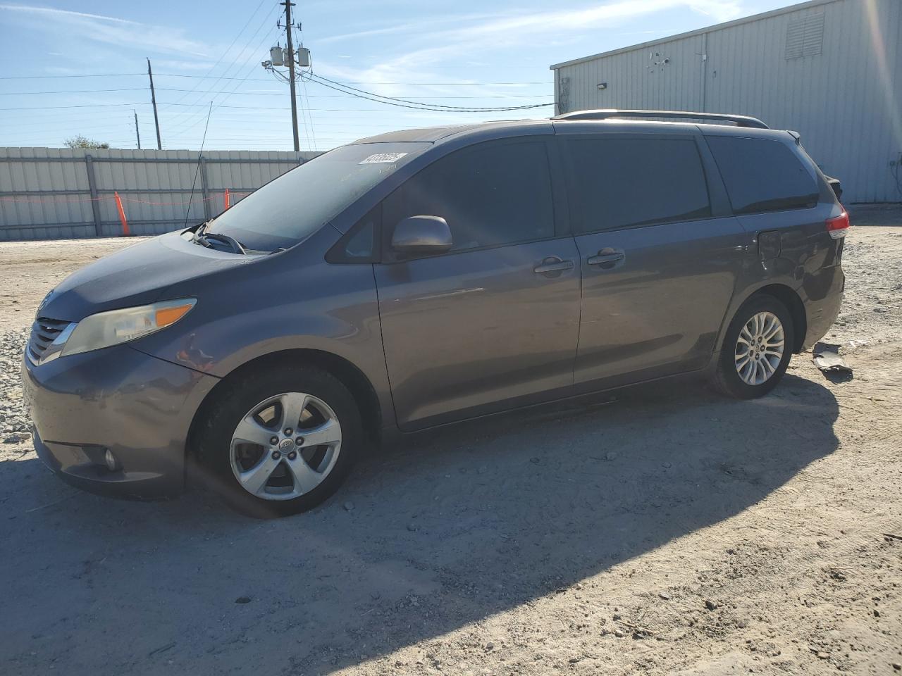 2012 Toyota Sienna - Image 1