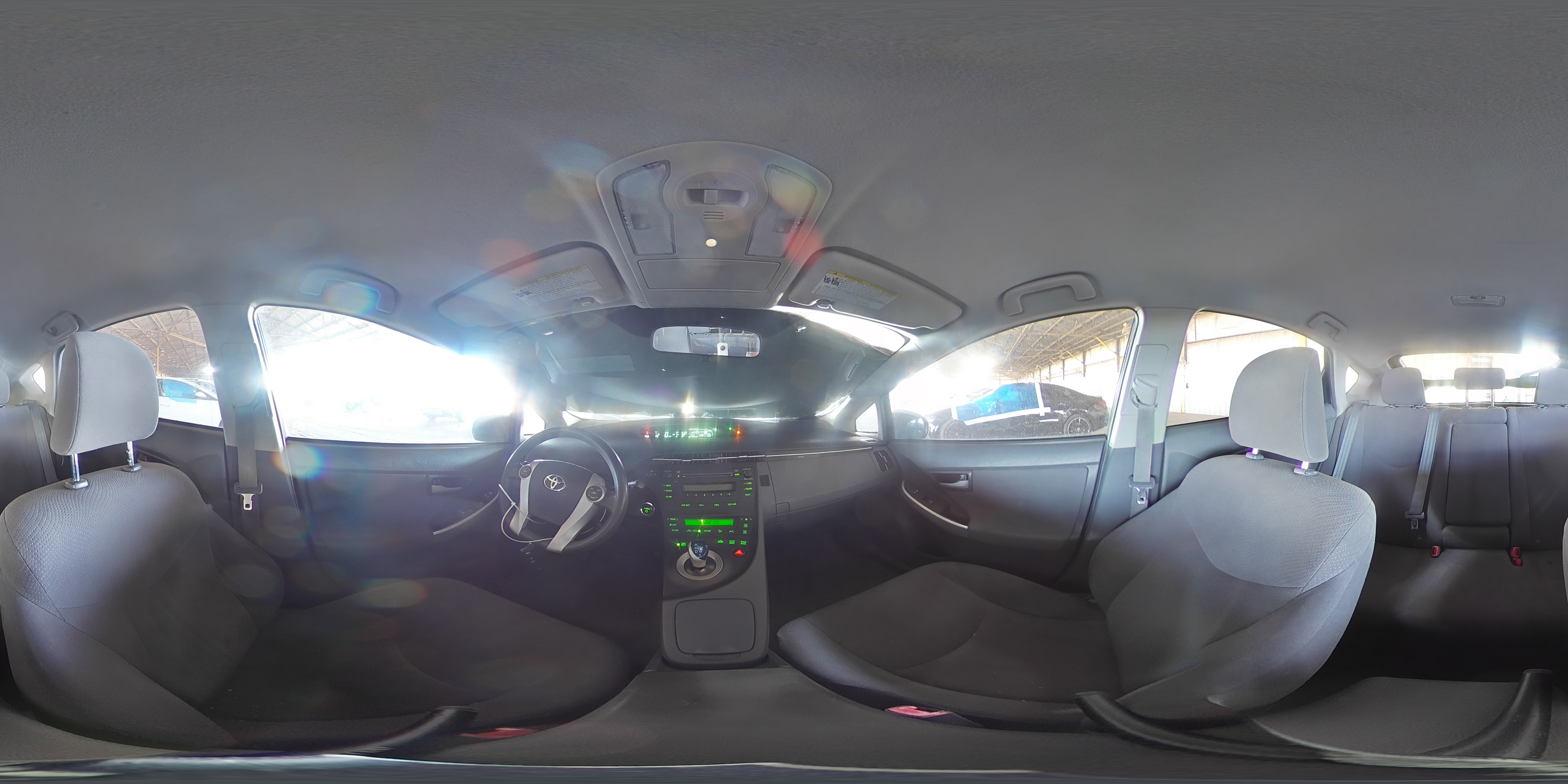 2011 Toyota Prius - Image 13