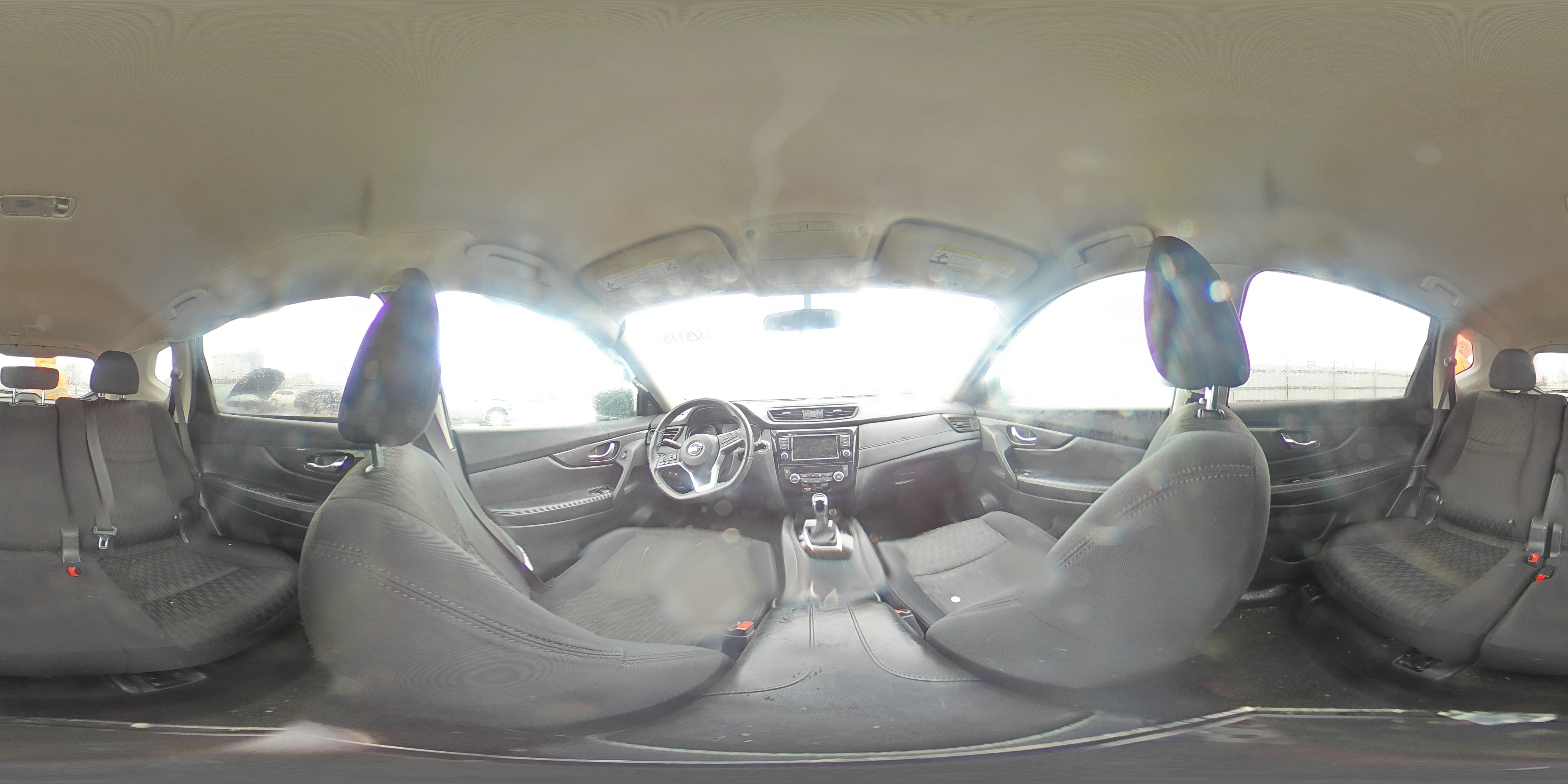 2018 Nissan Rogue - Image 13