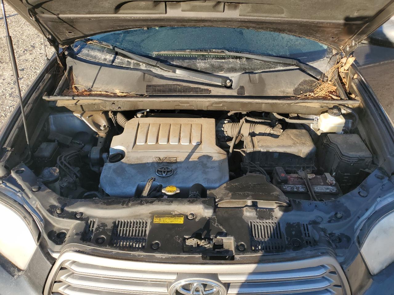 2010 Toyota Highlander - Image 12