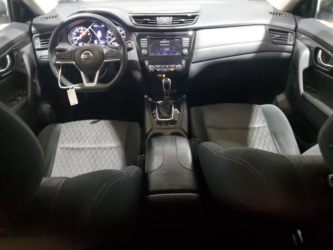 2018 Nissan Rogue - Image 8