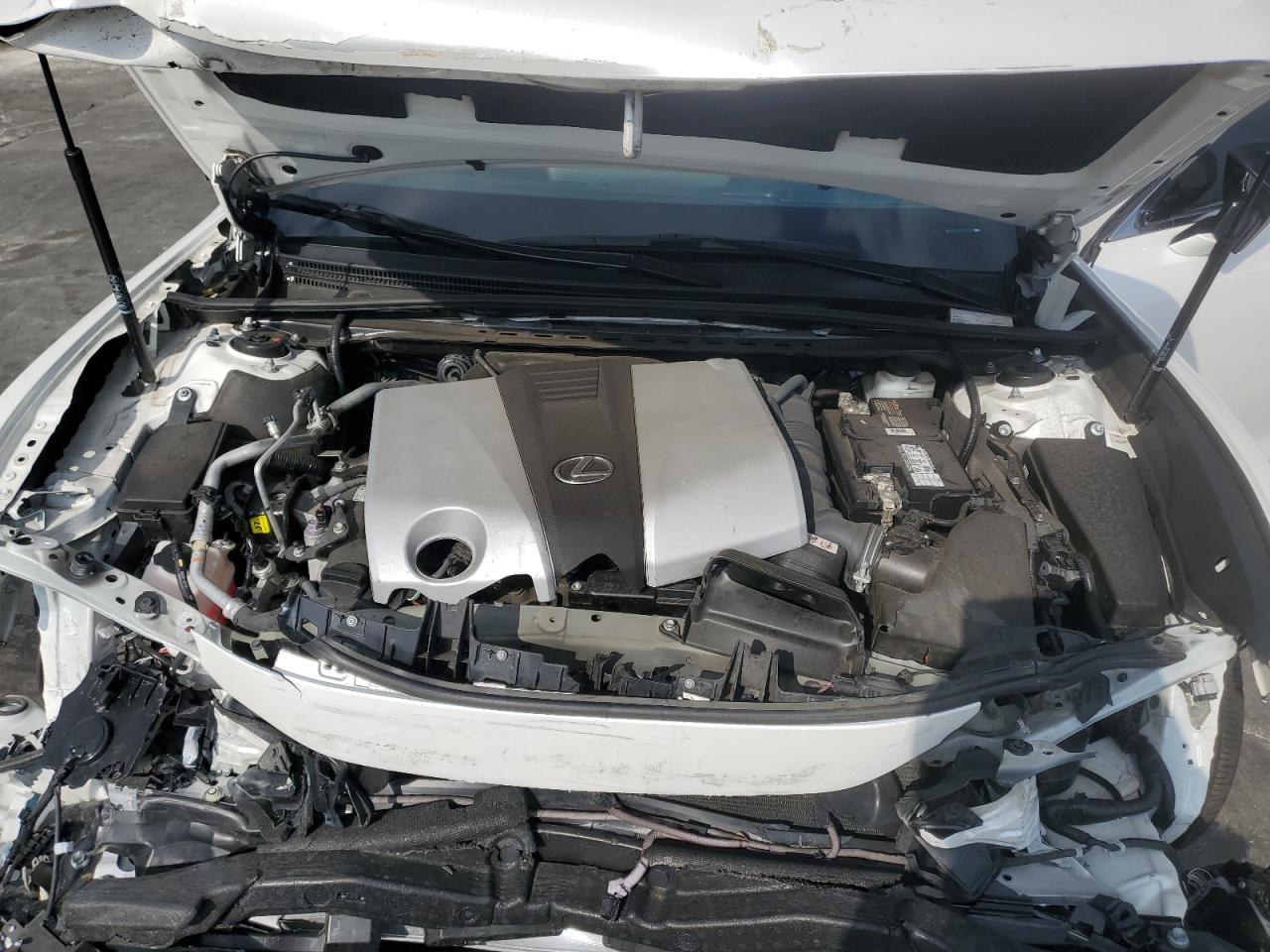 2020 Lexus ES - Image 12