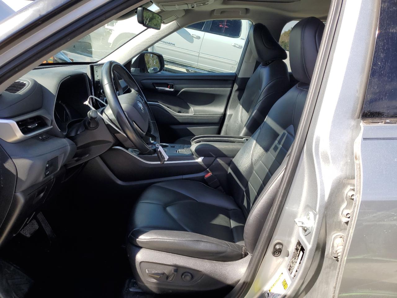 2021 Toyota Highlander - Image 7