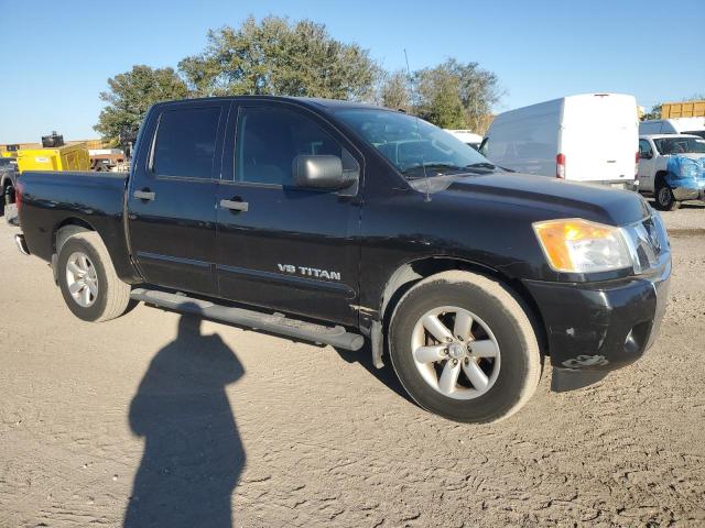  NISSAN TITAN 2014 Czarny