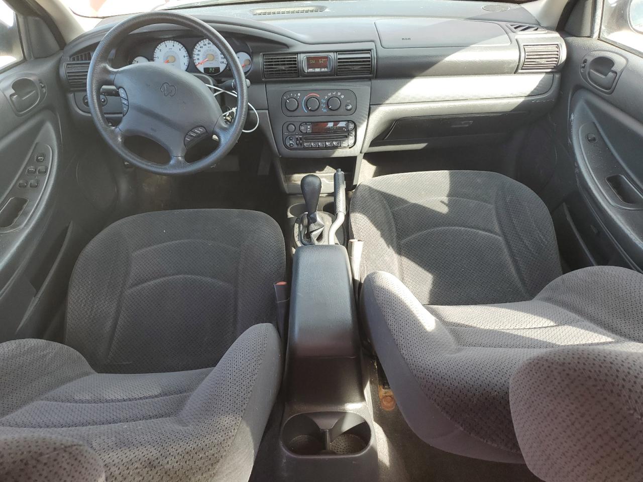 2004 Dodge Stratus - Image 8