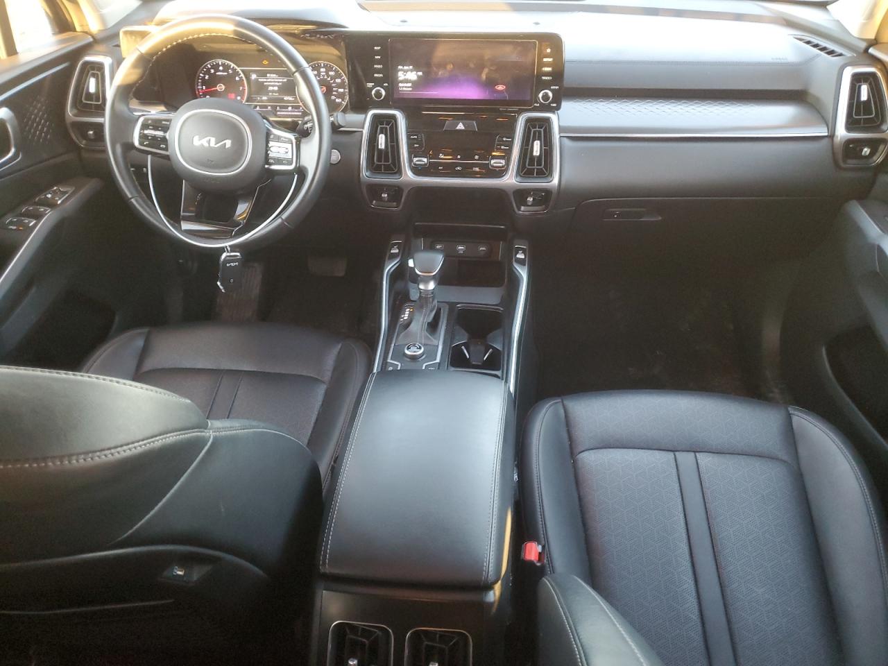 2022 Kia Sorento - Image 8