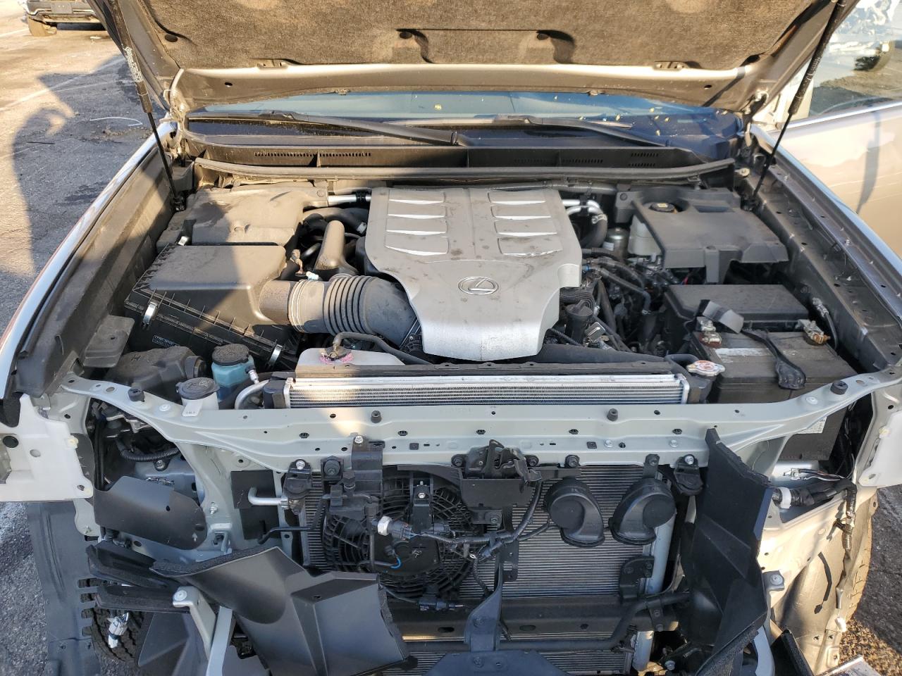 2023 Lexus GX - Image 12