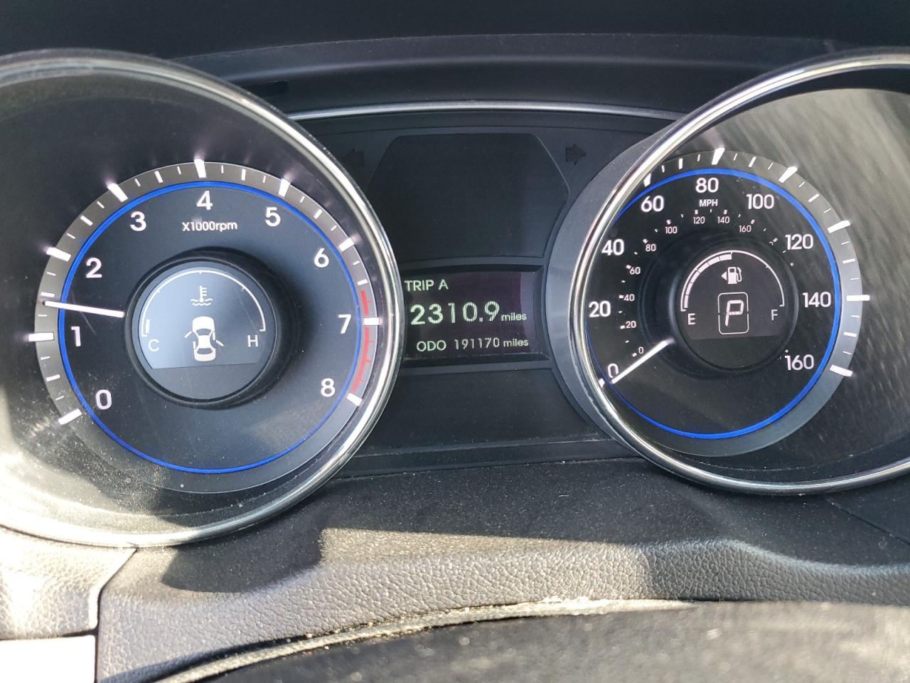 2011 Hyundai Sonata - Image 9