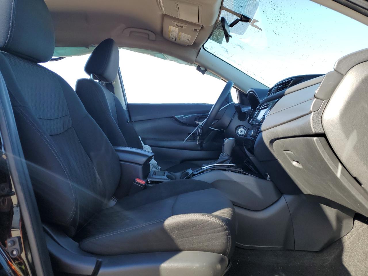 2018 Nissan Rogue - Image 7