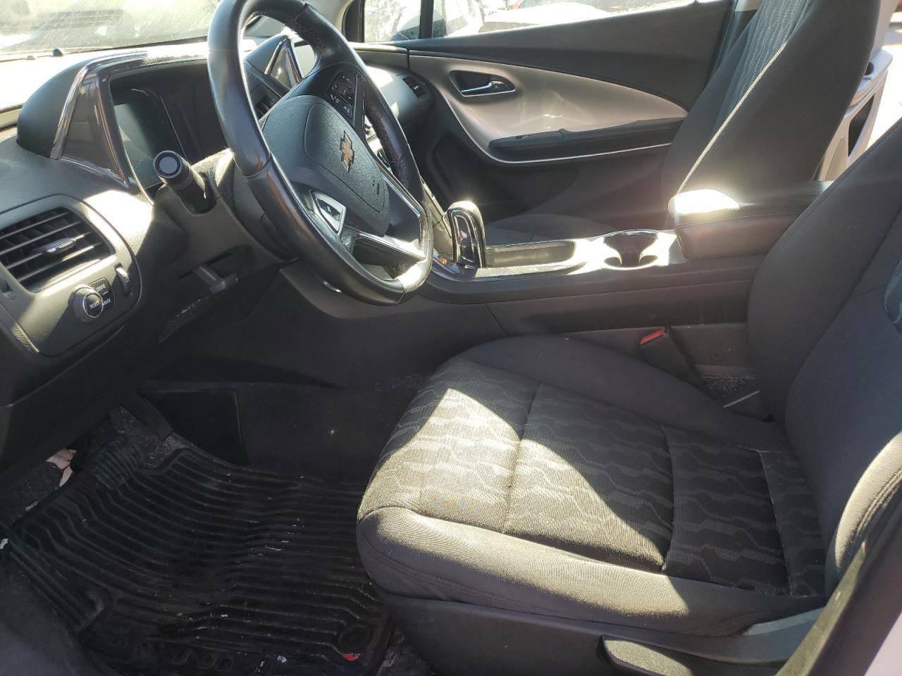 2015 Chevrolet Volt - Image 7