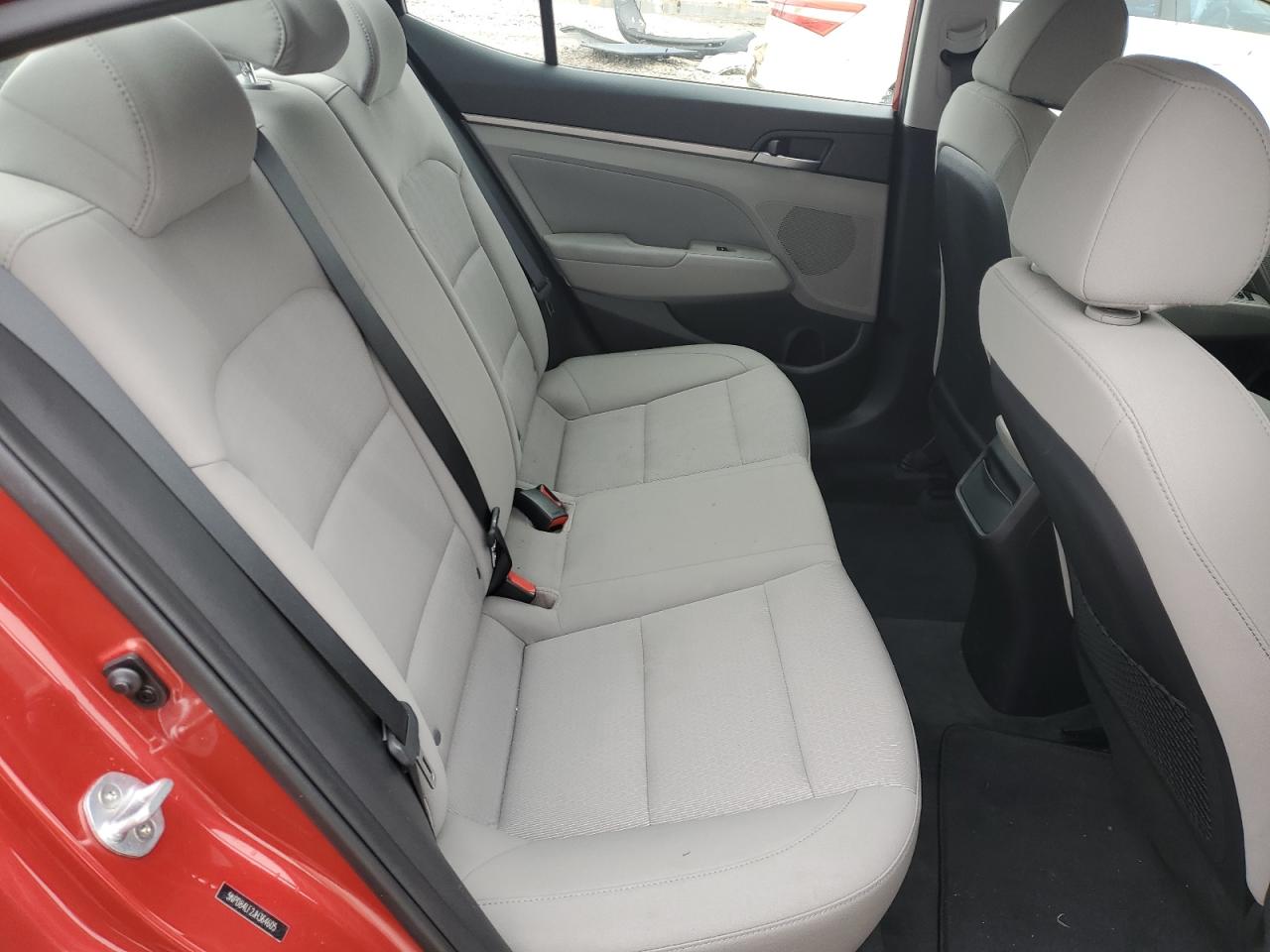 2018 Hyundai Elantra - Image 10