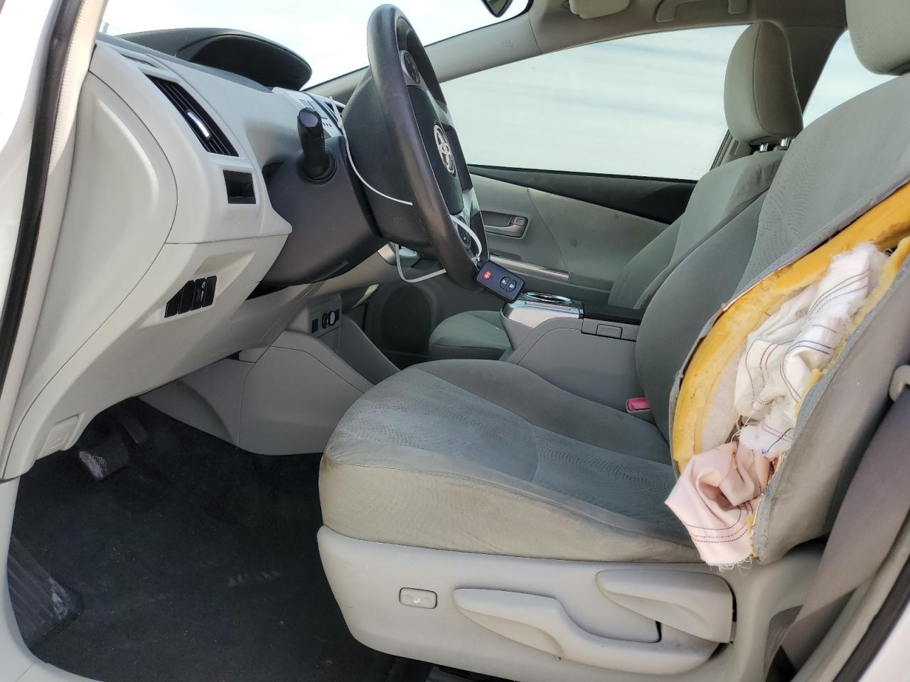 2012 Toyota Prius - Image 7