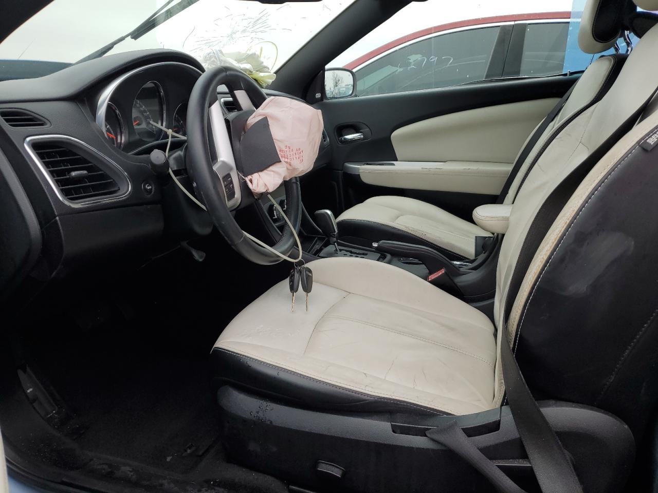 2013 Chrysler 200 - Image 7