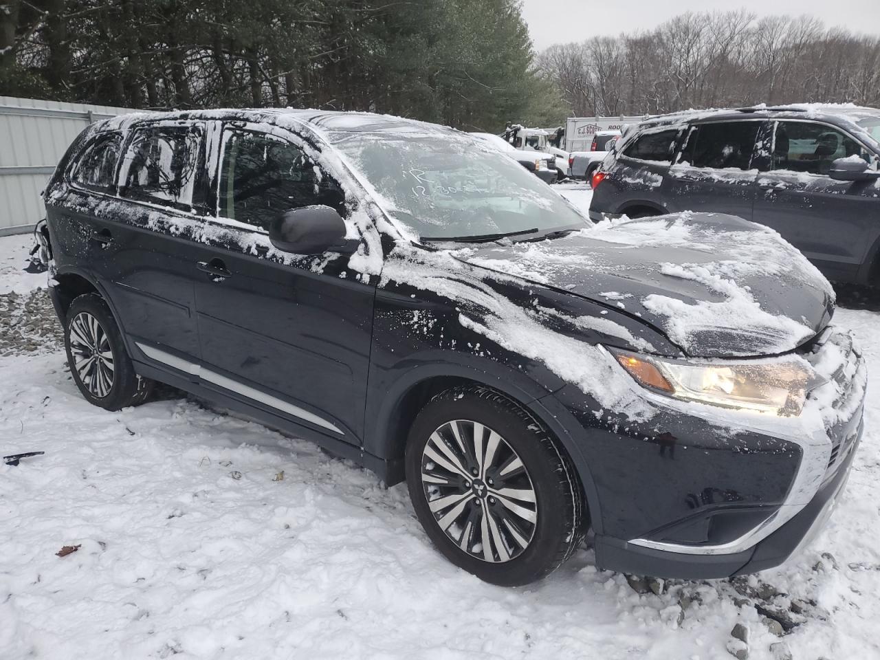 2019 Mitsubishi Outlander - Image 4