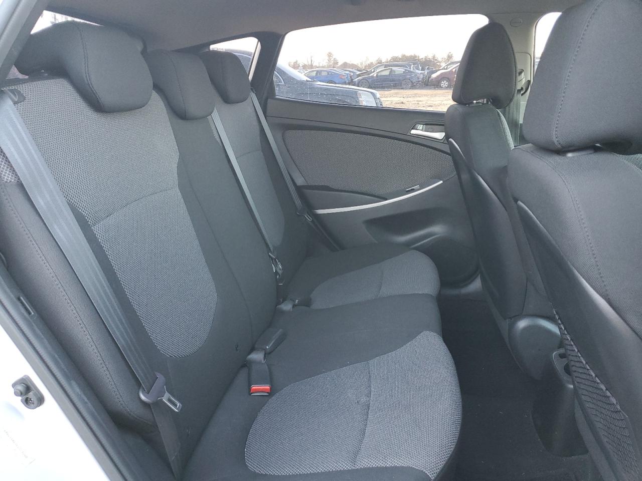 2014 Hyundai Accent - Image 10