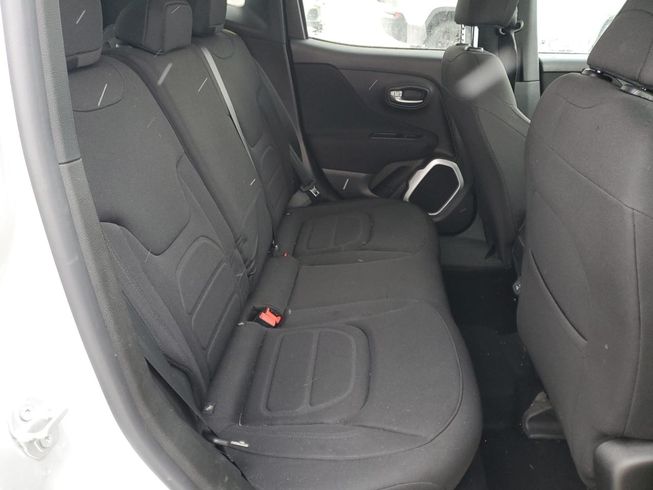 2018 Jeep Renegade - Image 10