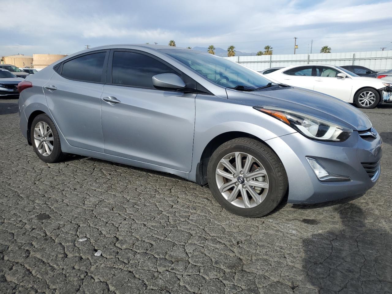 VIN 5NPDH4AE7GH666782 2016 HYUNDAI ELANTRA no.4