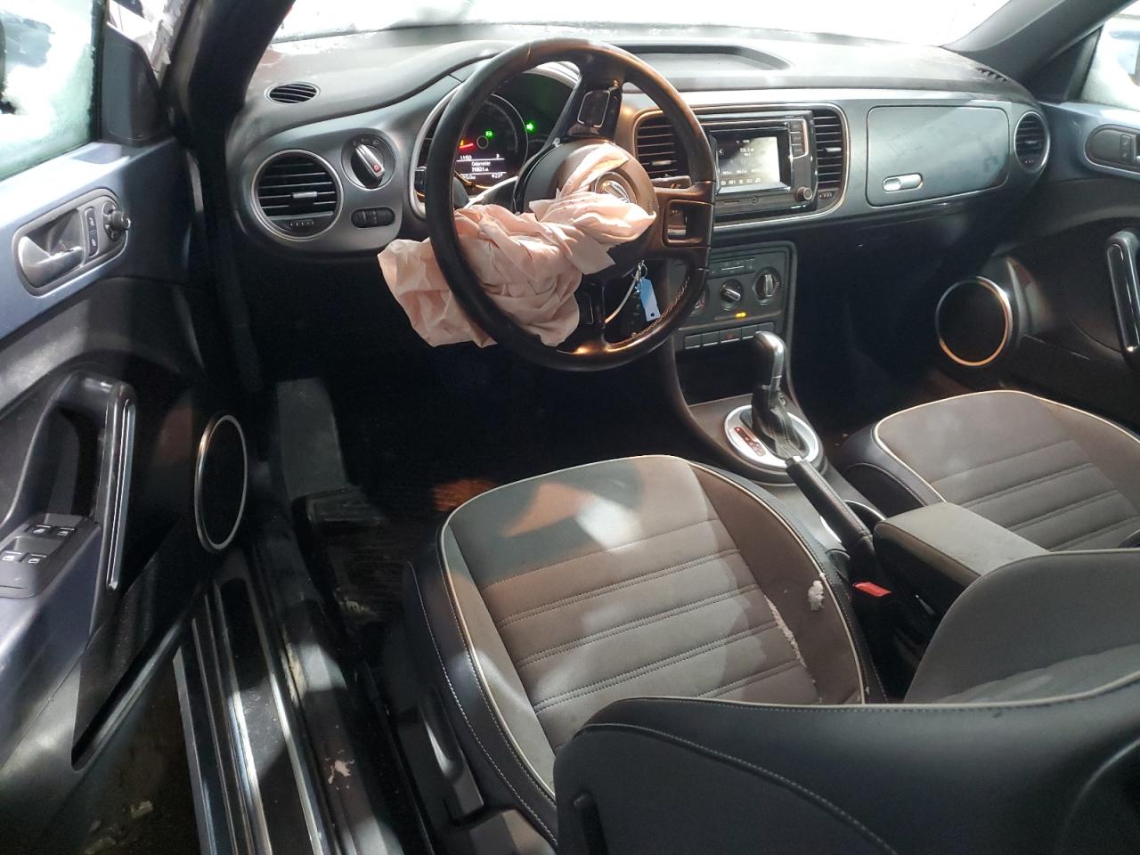 2016 Volkswagen Beetle - Image 8