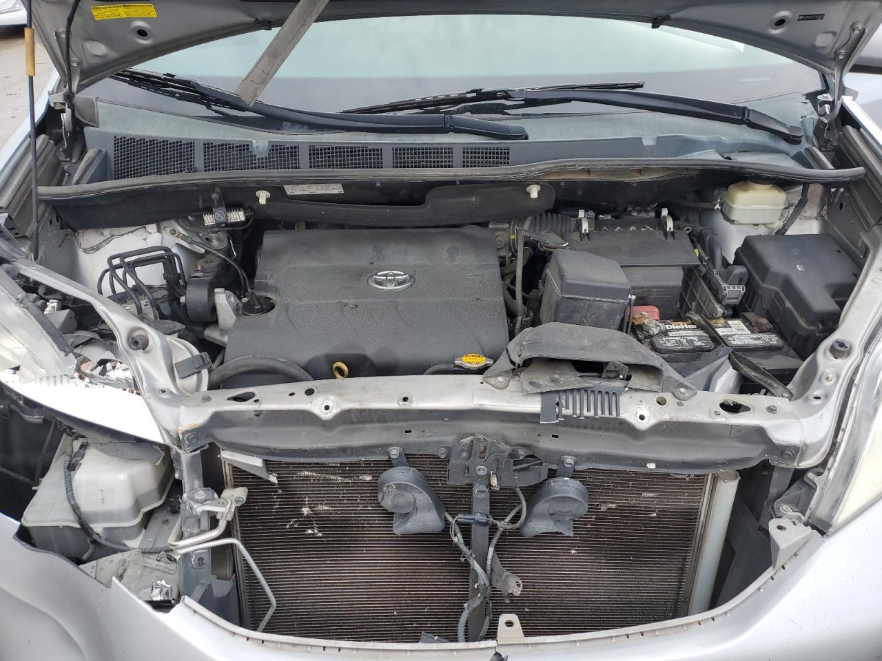 2015 Toyota Sienna - Image 12