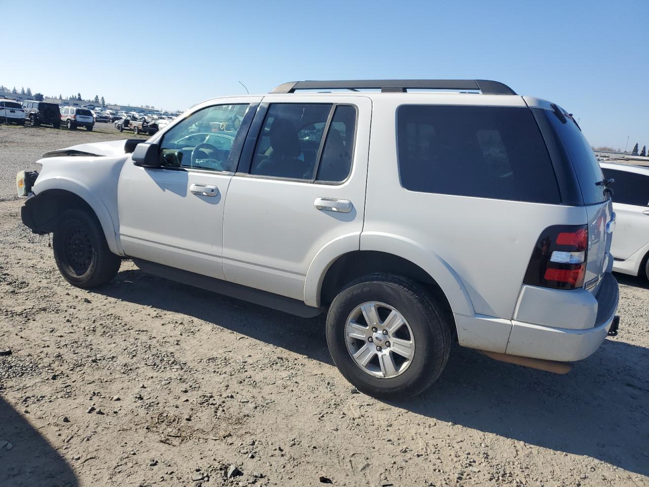 2010 Ford Explorer - Image 2