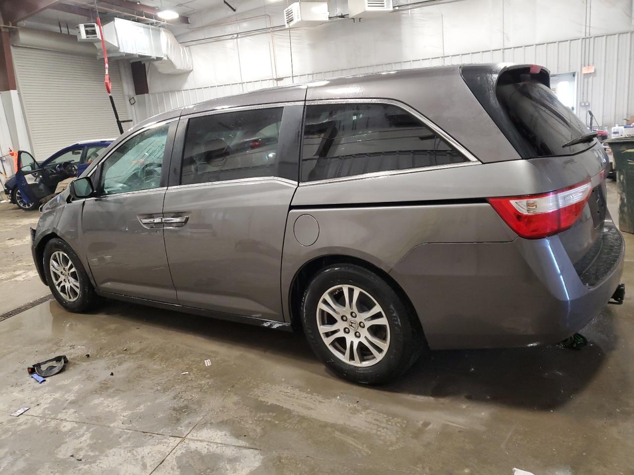 2011 Honda Odyssey - Image 2