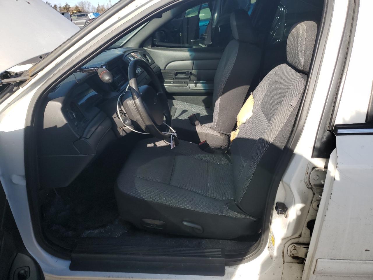 2008 Ford Crown Victoria - Image 7