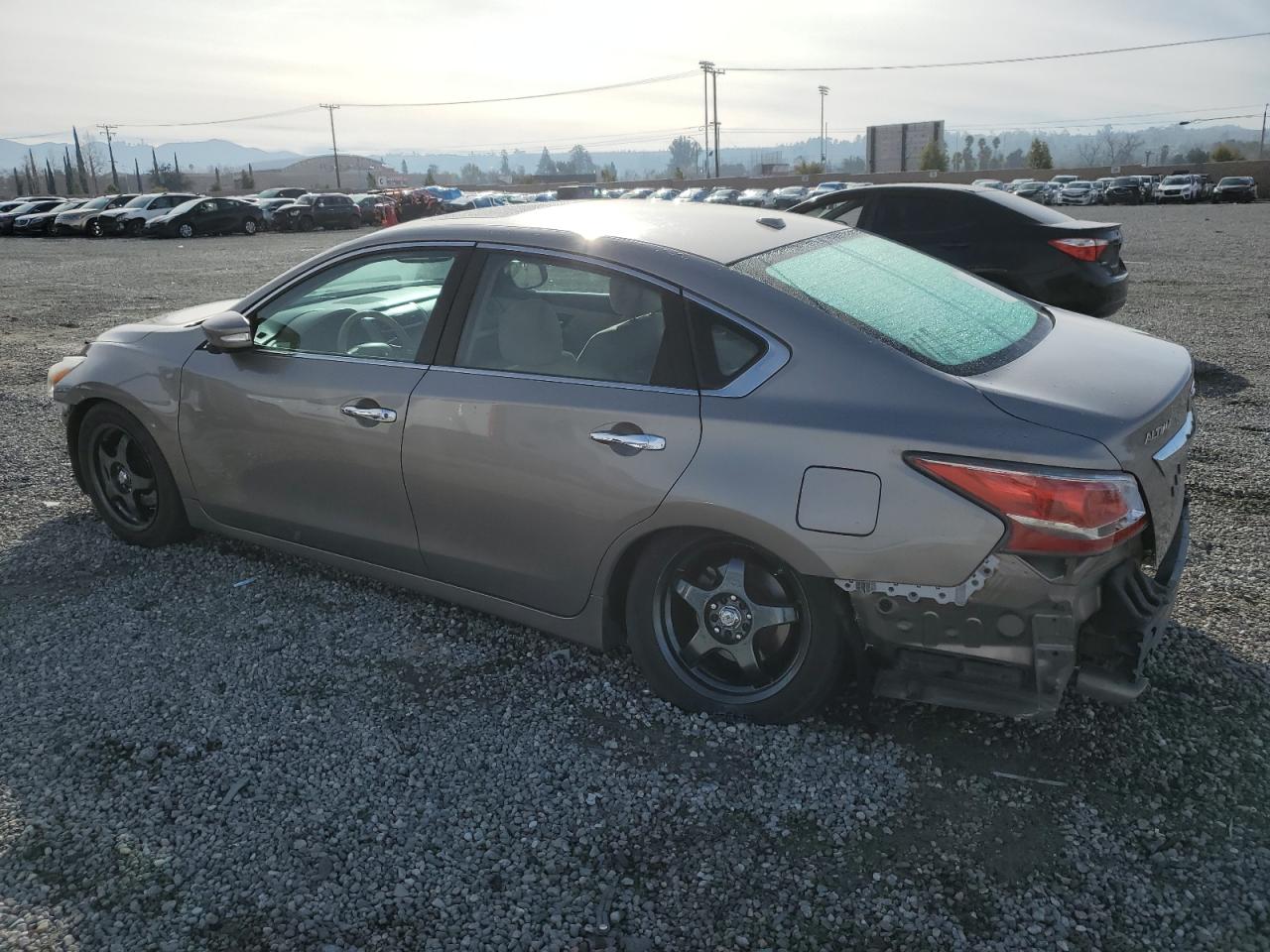 2015 Nissan Altima - Image 2