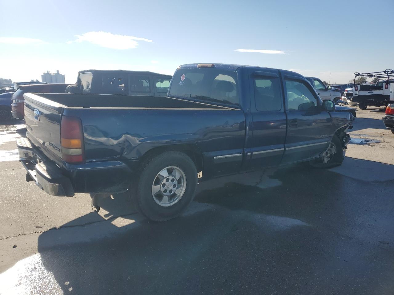 2001 Chevrolet Silverado - Image 3