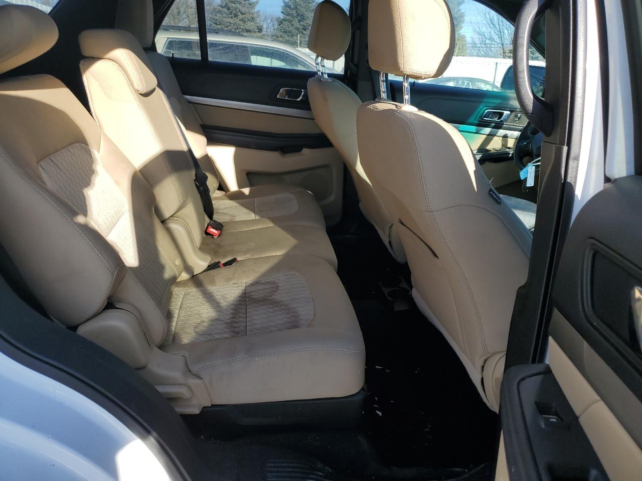 2016 Ford Explorer - Image 11