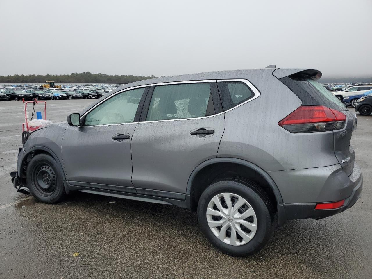 2018 Nissan Rogue - Image 2