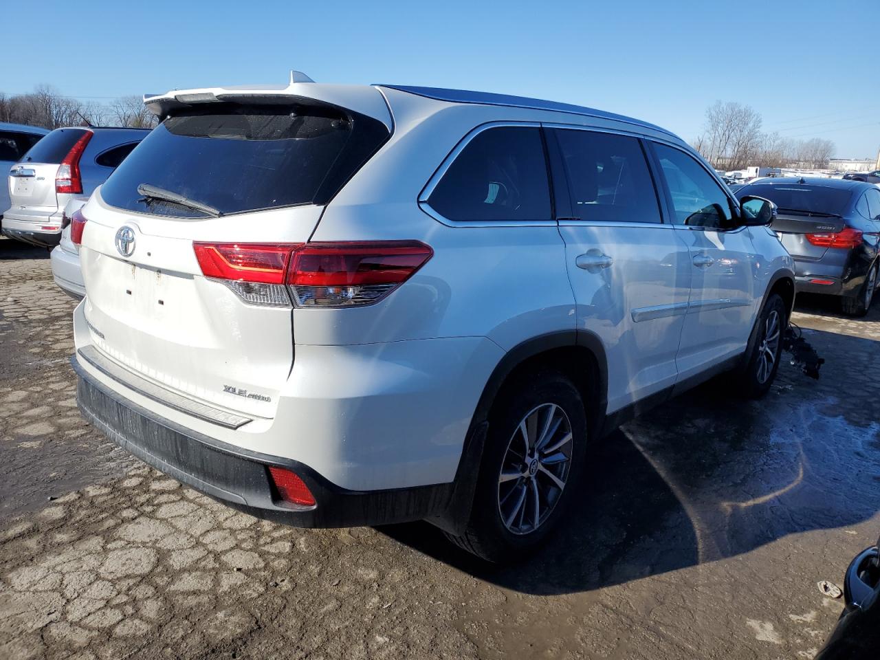 2019 Toyota Highlander - Image 3