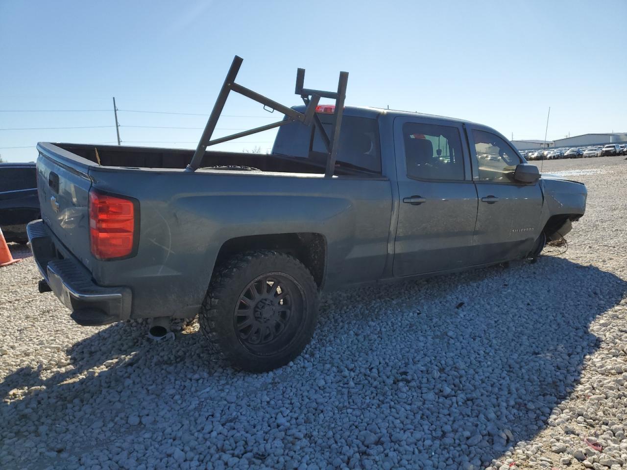 2014 Chevrolet Silverado - Image 3
