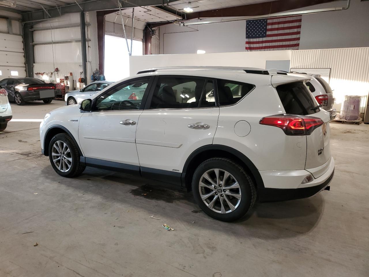 2016 Toyota RAV 4 - Image 2