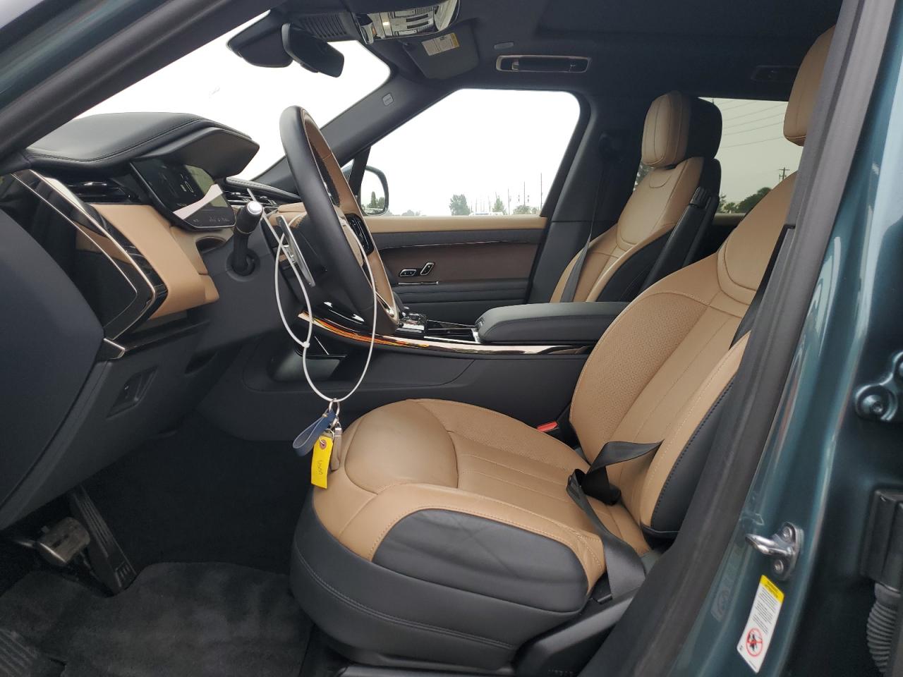 2023 Land Rover Range Rover - Image 7