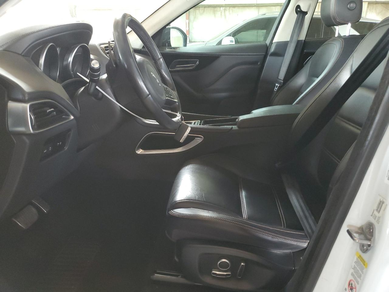 2019 Jaguar F-Pace - Image 7