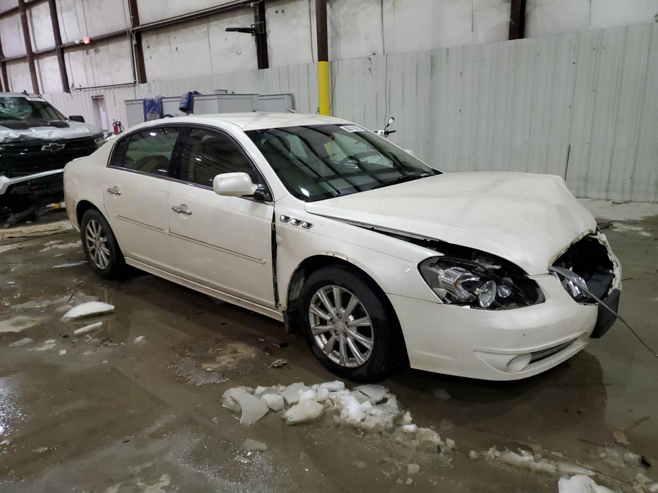 2011 Buick Lucerne - Image 4