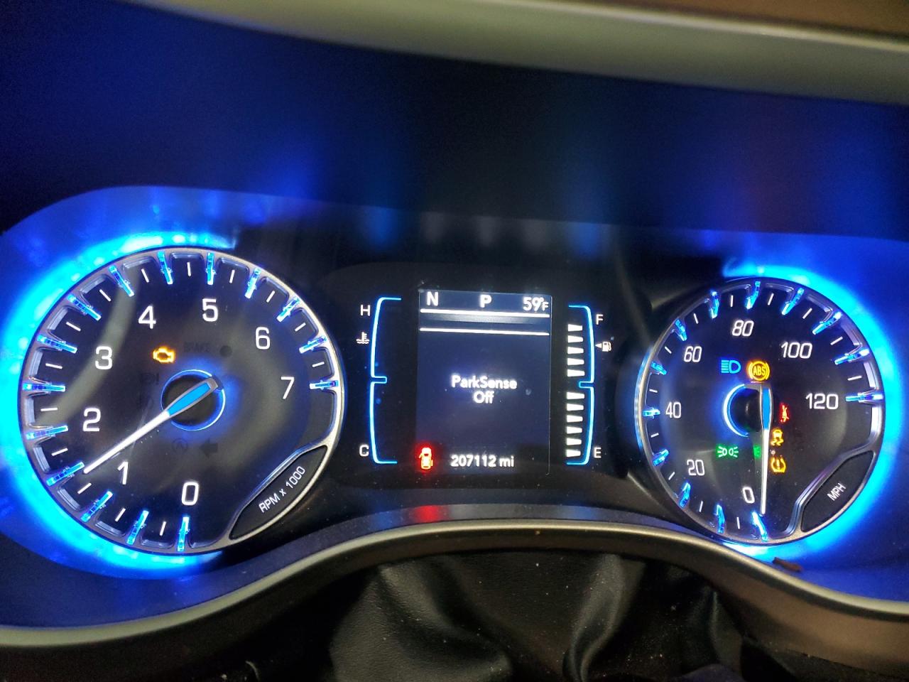 2017 Chrysler Pacifica - Image 9