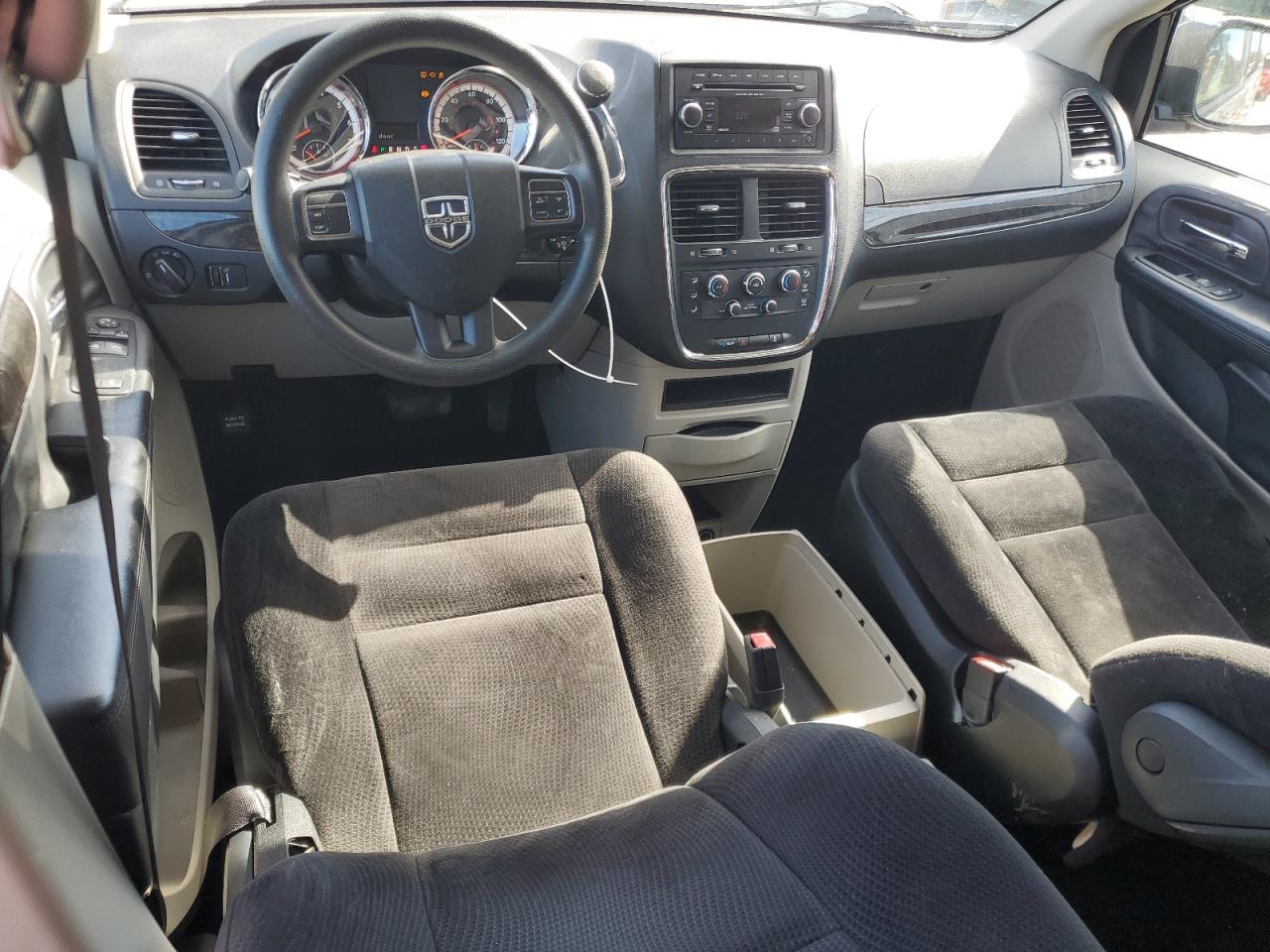 2014 Dodge Caravan - Image 8